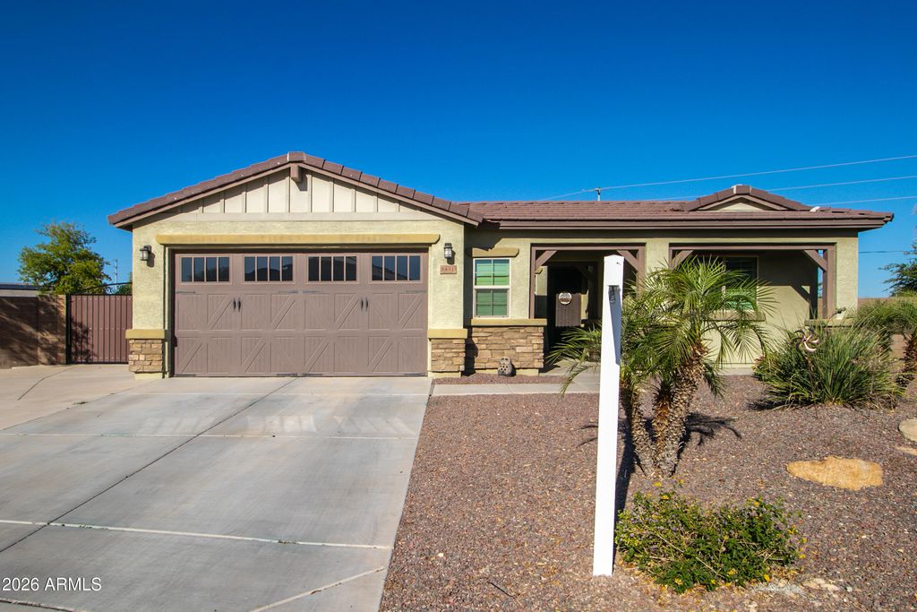 Image 10 of property listing at 8451 N 171ST Drive N, Waddell, AZ 85355