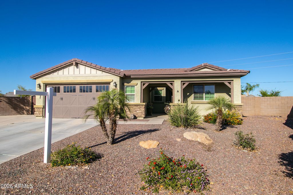 Image 11 of property listing at 8451 N 171ST Drive N, Waddell, AZ 85355