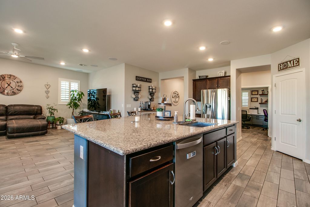 Image 18 of property listing at 8451 N 171ST Drive N, Waddell, AZ 85355