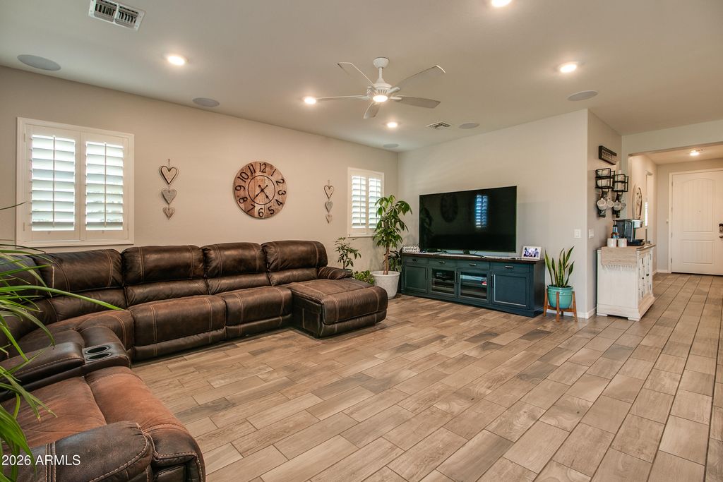 Image 26 of property listing at 8451 N 171ST Drive N, Waddell, AZ 85355