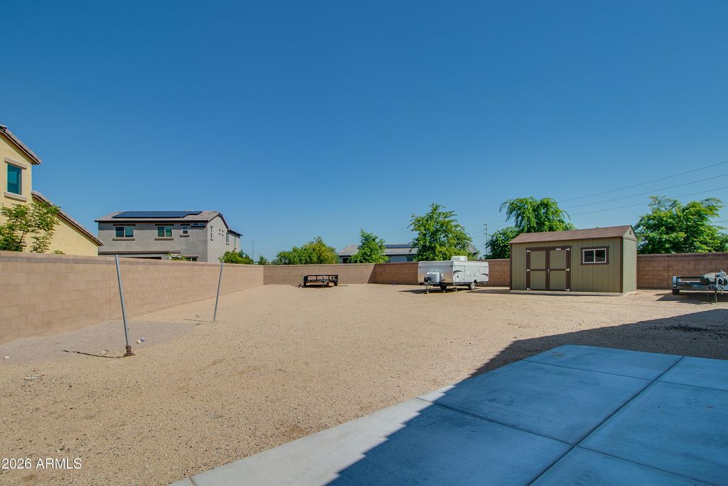 Image 8 of property listing at 8451 N 171ST Drive N, Waddell, AZ 85355