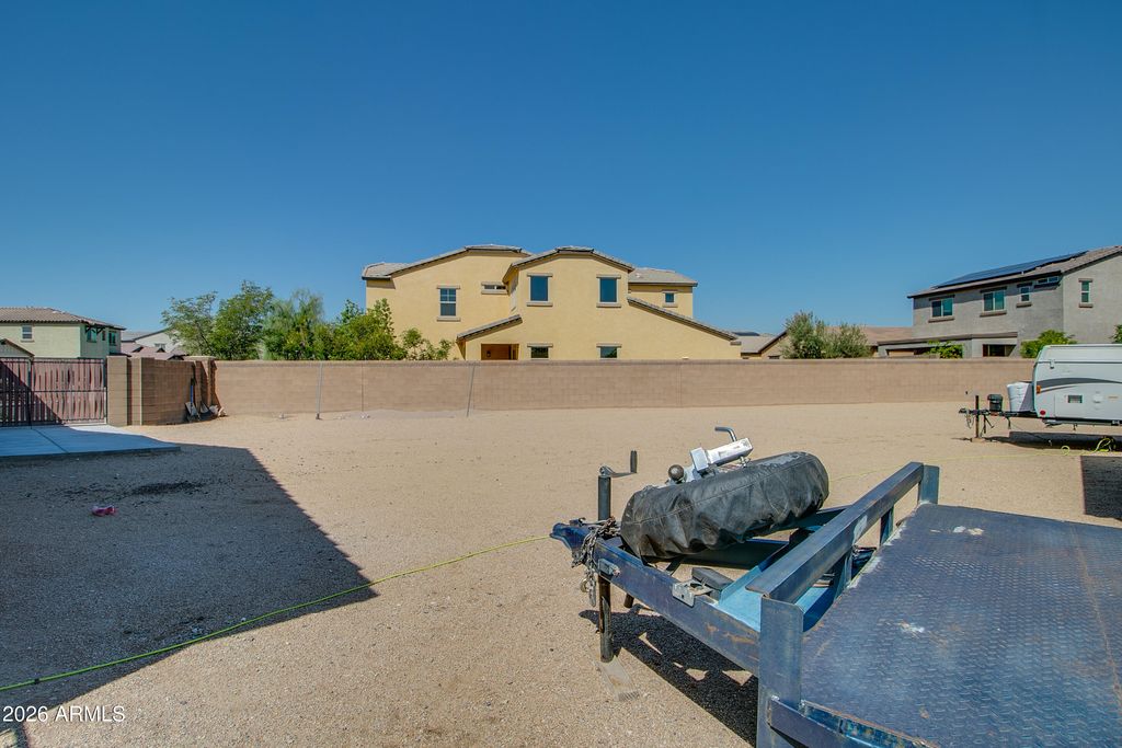 Image 9 of property listing at 8451 N 171ST Drive N, Waddell, AZ 85355