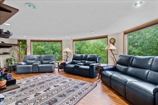 6132 Farpoint Drive, Anchorage, AK 99507