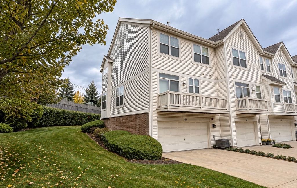 65 Veneto Court, Streamwood, IL 60107 — photo 2