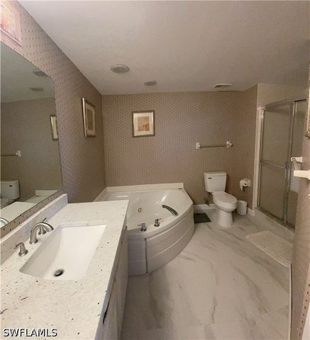 13105 Vanderbilt DR 808, Naples, FL 34110