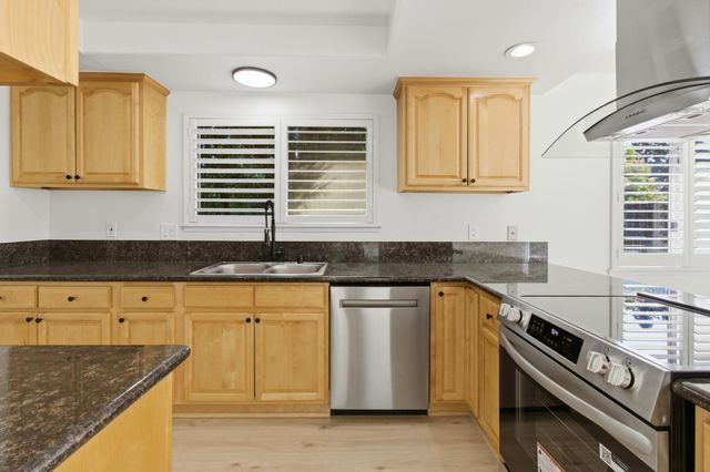 8263 Foxfire Dr, Orangevale, CA 95662