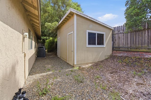 8263 Foxfire Dr, Orangevale, CA 95662