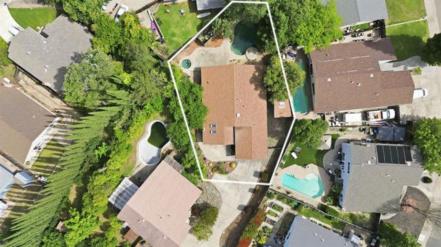 8263 Foxfire Dr, Orangevale, CA 95662