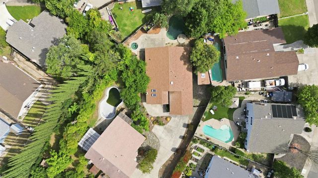 8263 Foxfire Dr, Orangevale, CA 95662