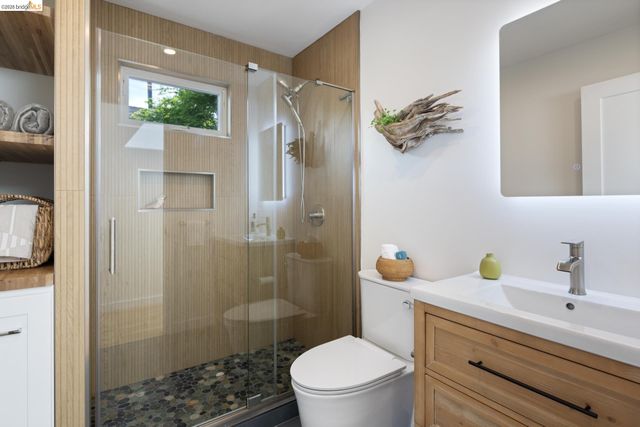 6808 Del Monte Ave, Richmond, CA 94805