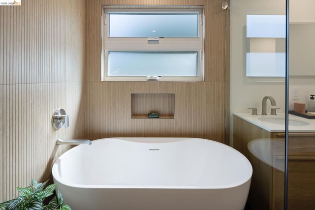 6808 Del Monte Ave, Richmond, CA 94805