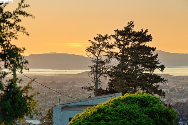 6808 Del Monte Ave, Richmond, CA 94805