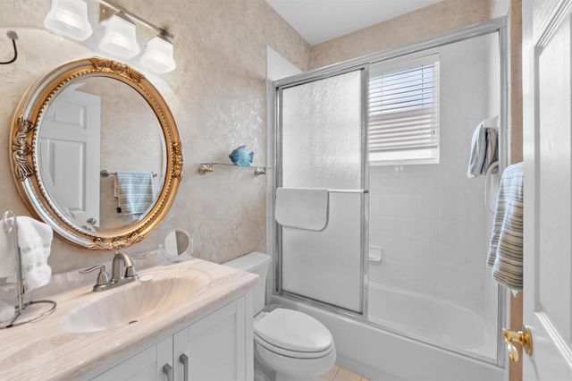 10665 Royal Caribbean Circle, Boynton Beach, FL 33437