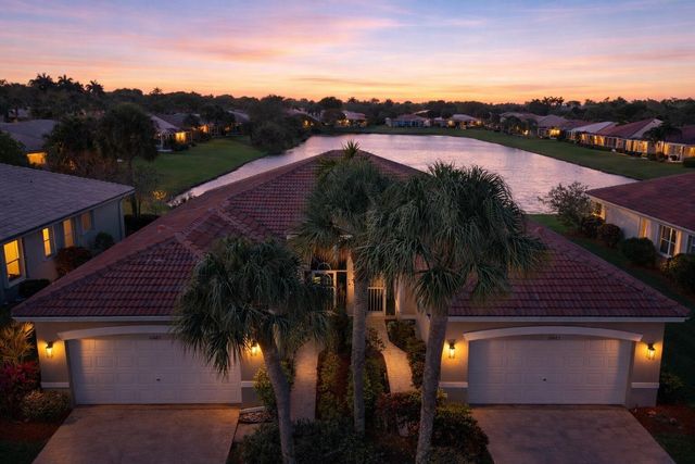 10665 Royal Caribbean Circle, Boynton Beach, FL 33437