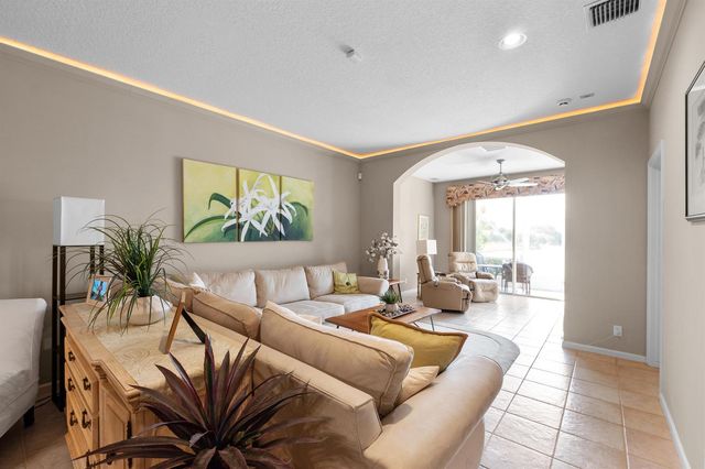 10665 Royal Caribbean Circle, Boynton Beach, FL 33437