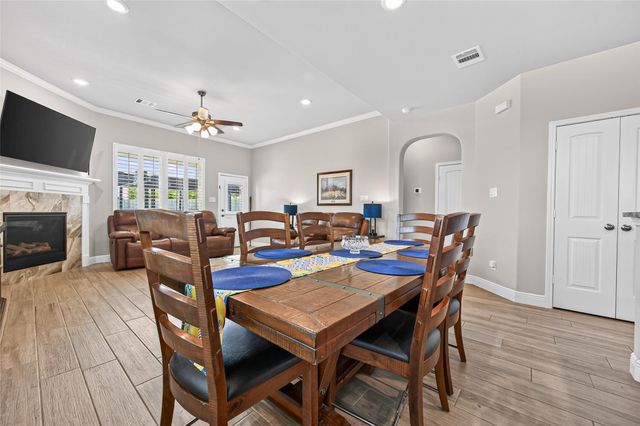 206 Abner Lane, Montgomery, TX 77356