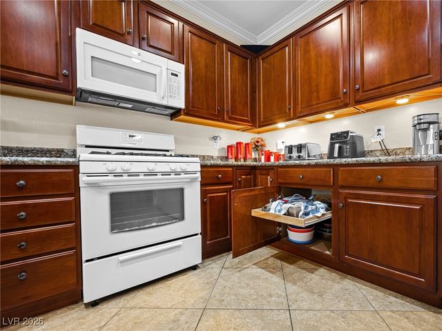 2520 Mourning Warbler Avenue, North Las Vegas, NV 89084