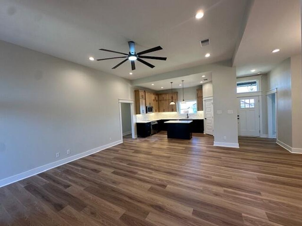 Image 4 of property listing at 3605 Clearview Drive, San Angelo, TX 76904