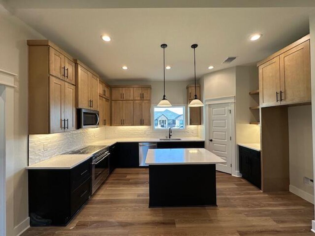 Image 5 of property listing at 3605 Clearview Drive, San Angelo, TX 76904