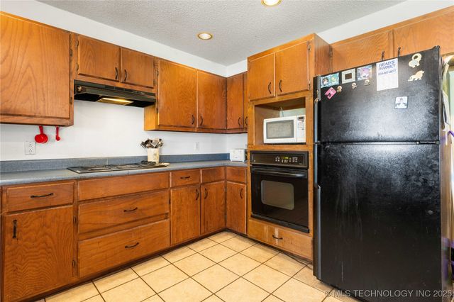 10865 E 258th Street S, Porum, OK 74455