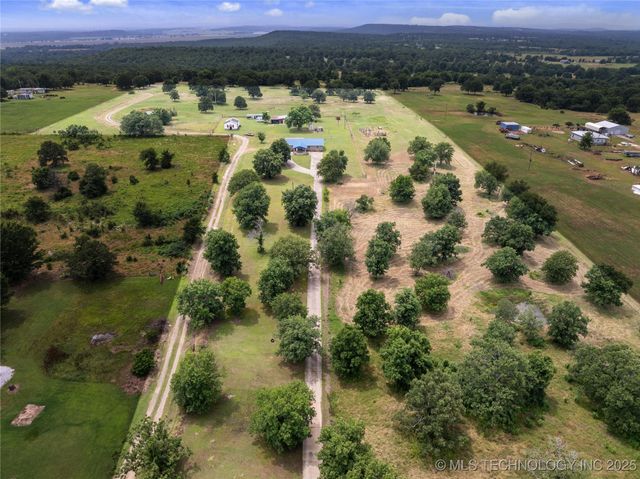 10865 E 258th Street S, Porum, OK 74455