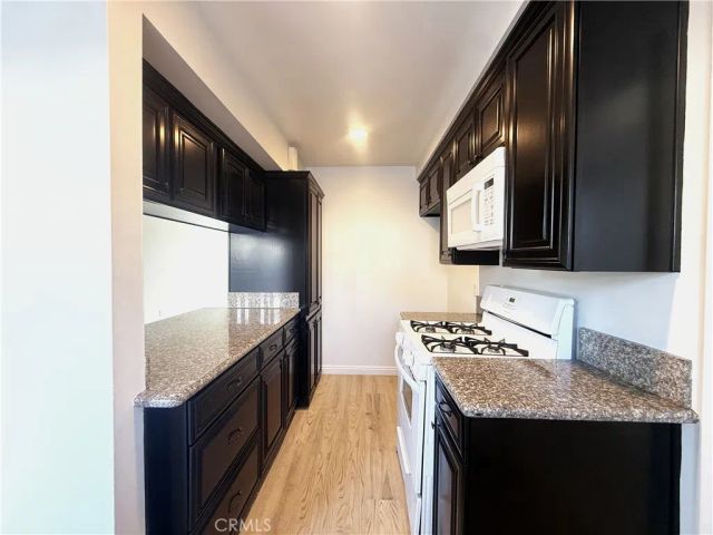 1974 W Glenoaks Avenue E, Anaheim, CA 92801