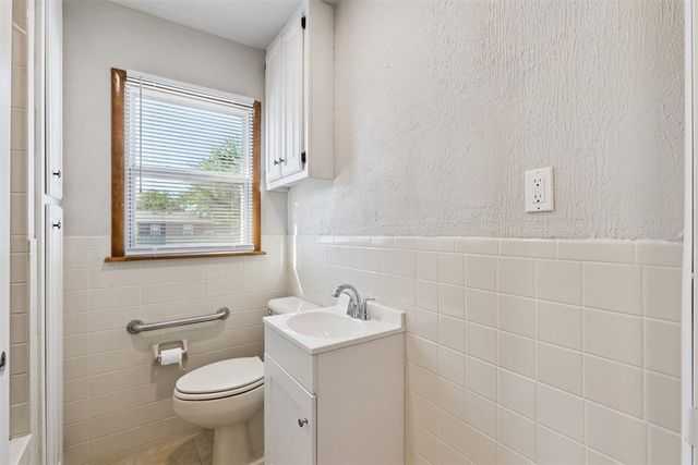 7012 NW 62nd Street, Bethany, OK 73008