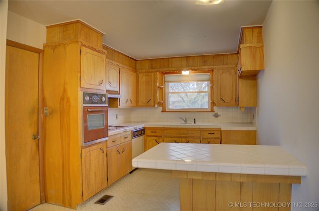 9740 E 3rd Street, Tulsa, OK 74128