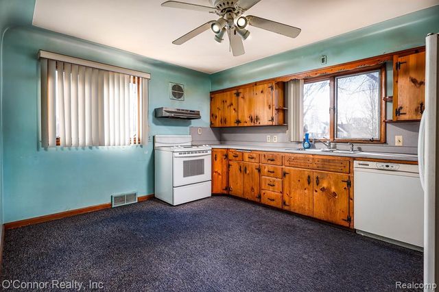 1022 17th Street, Port Huron, MI 48060