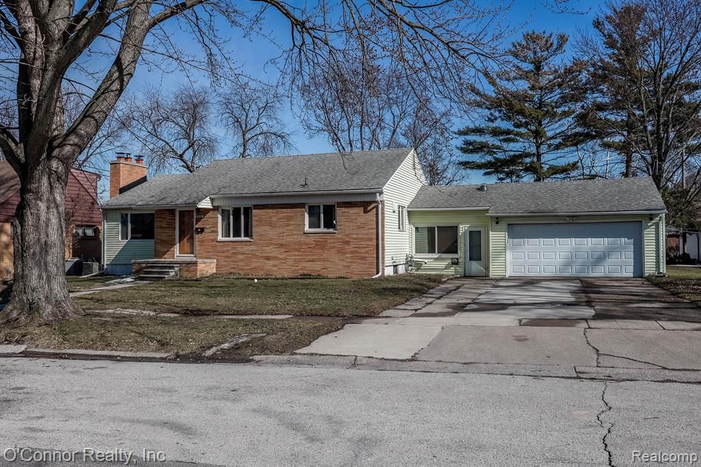 1022 17th Street, Port Huron, MI 48060