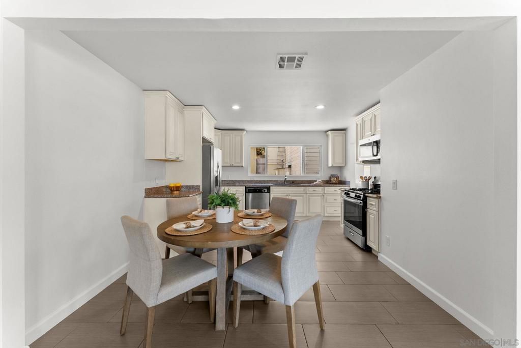 Image 7 of property listing at 5321 Santa Margarita, San Diego, CA 92114