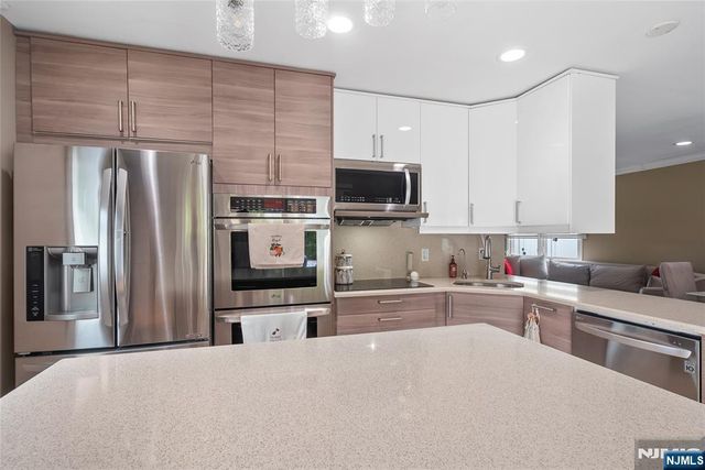 16 Adrian Street, Pompton Lakes, NJ 07442