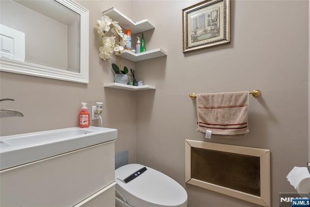 16 Adrian Street, Pompton Lakes, NJ 07442