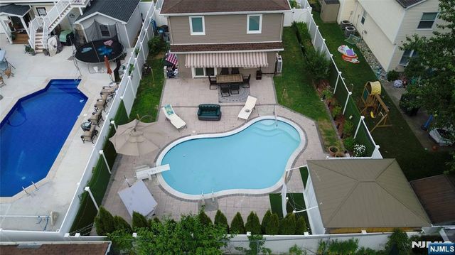 16 Adrian Street, Pompton Lakes, NJ 07442
