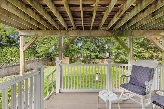 155 2nd Avenue, Peconic, NY 11958