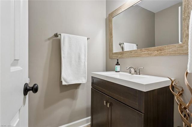 124 Camelot CRES, Yorktown, VA 23693