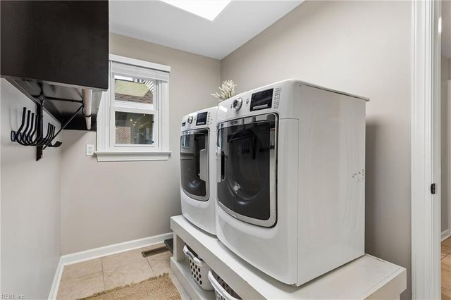 124 Camelot CRES, Yorktown, VA 23693