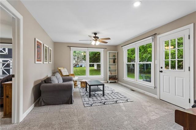 124 Camelot CRES, Yorktown, VA 23693
