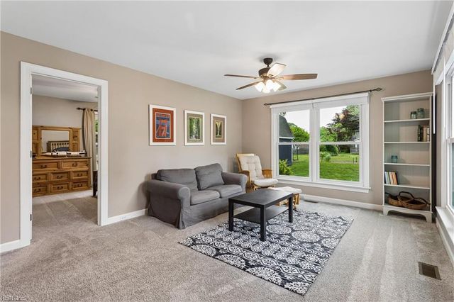 124 Camelot CRES, Yorktown, VA 23693