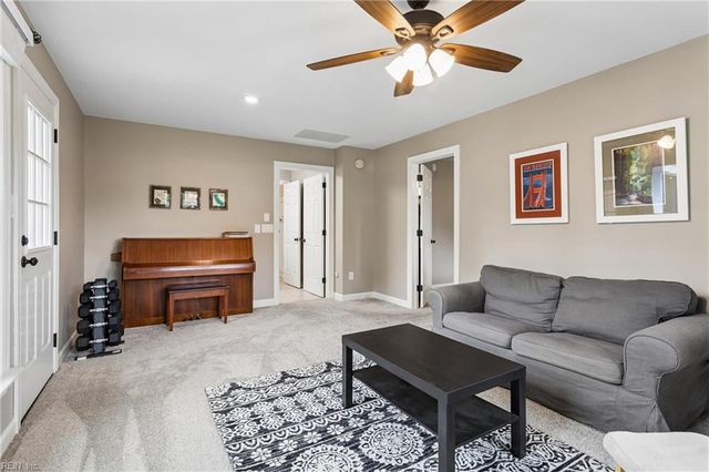 124 Camelot CRES, Yorktown, VA 23693