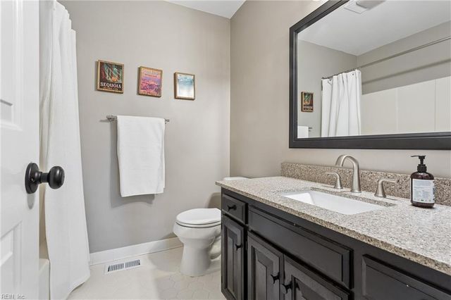 124 Camelot CRES, Yorktown, VA 23693