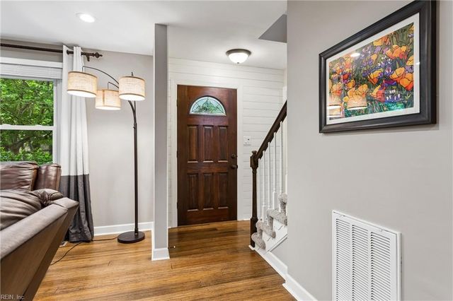 124 Camelot CRES, Yorktown, VA 23693