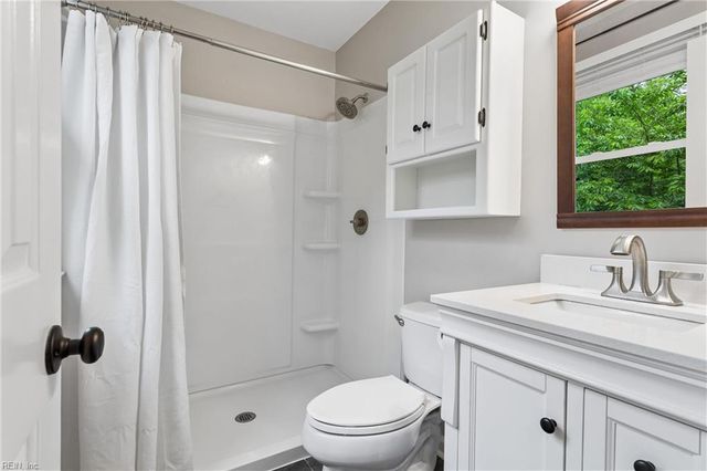 124 Camelot CRES, Yorktown, VA 23693
