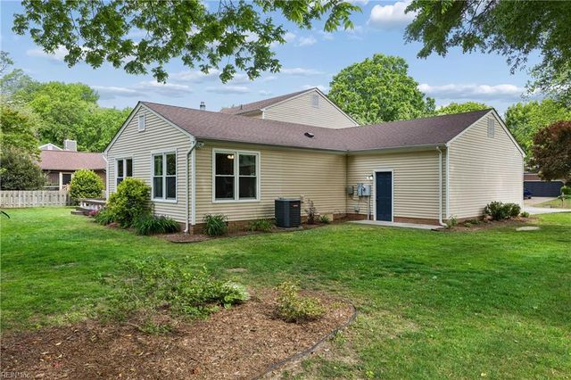 124 Camelot CRES, Yorktown, VA 23693