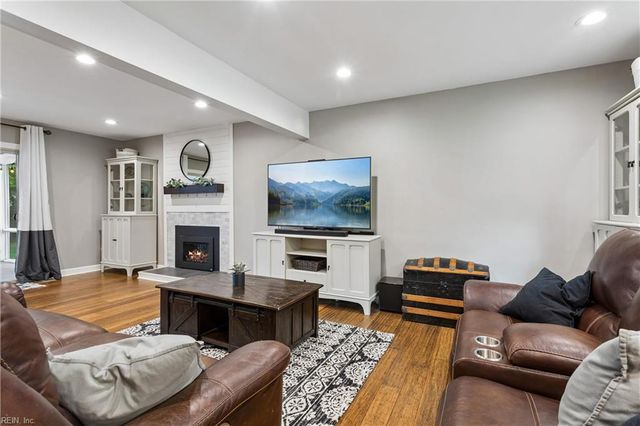 124 Camelot CRES, Yorktown, VA 23693