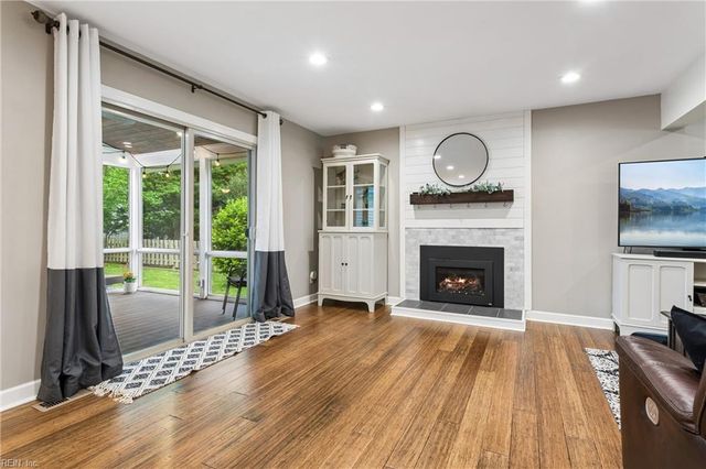 124 Camelot CRES, Yorktown, VA 23693