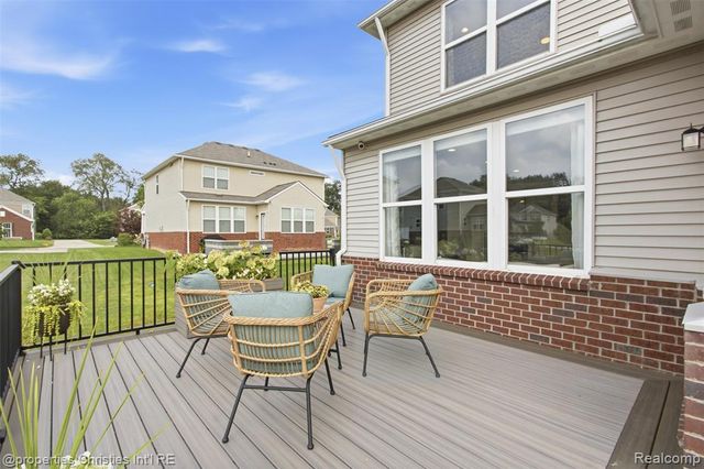 57909 Cider Mill Drive, New Hudson, MI 48165