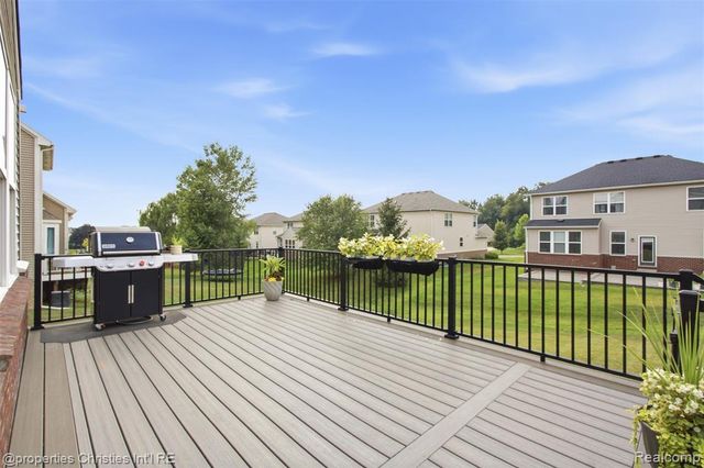 57909 Cider Mill Drive, New Hudson, MI 48165