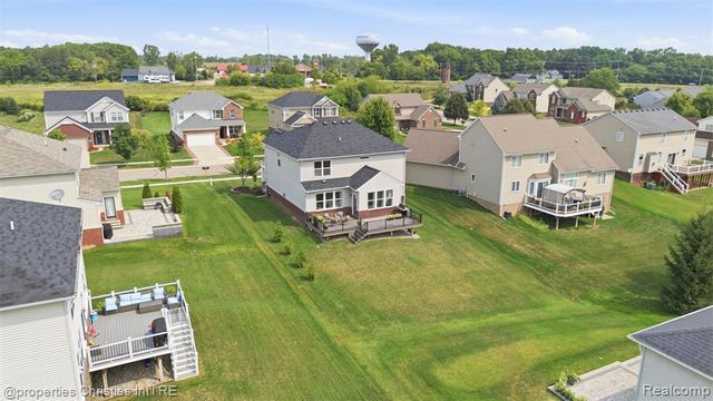 57909 Cider Mill Drive, New Hudson, MI 48165