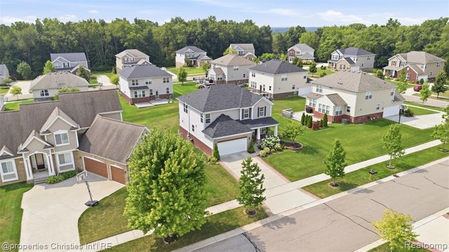 57909 Cider Mill Drive, New Hudson, MI 48165